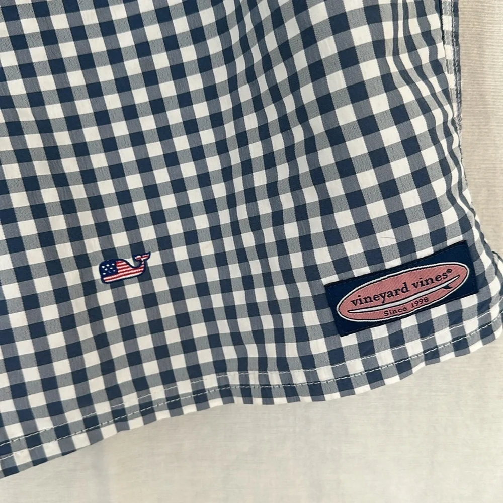 Vineyard Vines Flag Whale Gingham Chappy Trunks size M G17